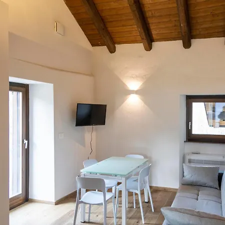 Alloggi Montani - Comfort Tra Monti E Natura דירה